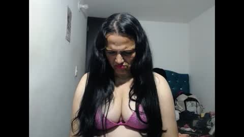 Snapshot of cumeva69 chatting on 12/15/24, 04:07 cumEva69 online show from 12/15/24, 04:07