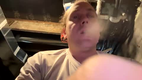 Snapshot of cumfacialxxx chatting on 12/18/24, 03:22 cumfacialxxx online show from 12/18/24, 03:22