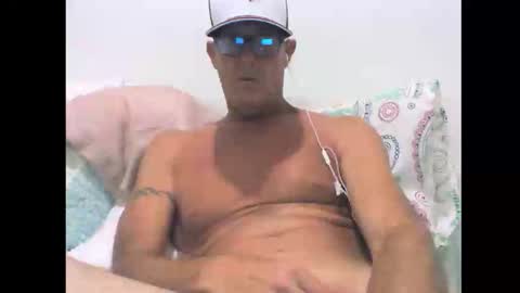 Snapshot of cumliveinoz chatting on 10/17/25, 10:29 cumliveinoz online show from 10/17/25, 10:29
