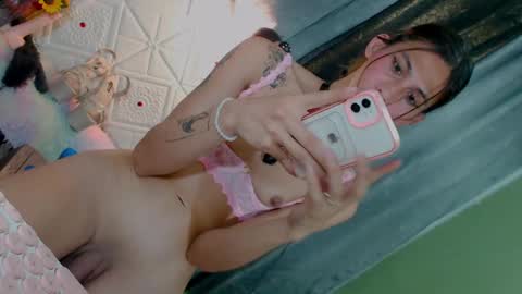 Snapshot of cumm_thiara1999 chatting on 02/27/25, 01:59 YOUR KWEEN STELLINA online show from 02/27/25, 01:59
