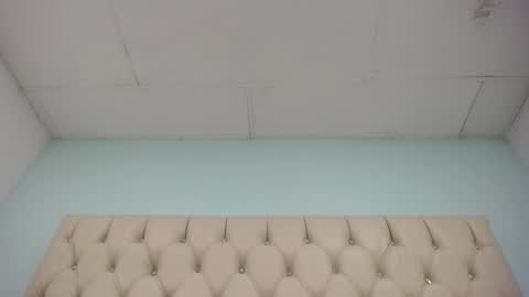 Snapshot of cumontitsxxx chatting on 11/18/25, 04:00 Cumontitsxxx online show from 11/18/25, 04:00