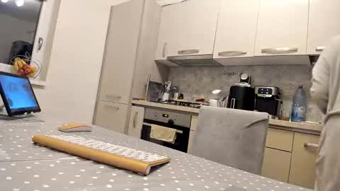 maria  alex online show from 10/19/25, 03:07