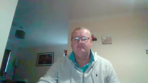 Snapshot of curiousax77 chatting on 02/14/25, 10:17 curiousax77 online show from 02/14/25, 10:17