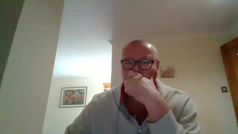 Snapshot of curiousax77 chatting on 03/11/25, 12:39 curiousax77 online show from 03/11/25, 12:39
