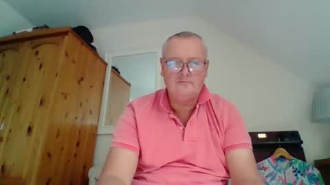 Snapshot of curiousax77 chatting on 09/16/25, 12:17 curiousax77 online show from 09/16/25, 12:17