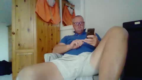 Snapshot of curiousax77 chatting on 10/07/25, 09:06 curiousax77 online show from 10/07/25, 09:06