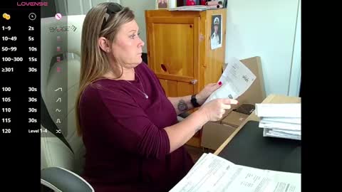 Snapshot of curiouscouple3143 chatting on 02/20/25, 05:29 curious couple online show from 02/20/25, 05:29