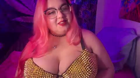 Snapshot of curlykaii55 chatting on 01/12/25, 01:00 Kay online show from 01/12/25, 01:00