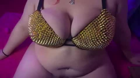 Snapshot of curlykaii55 chatting on 01/15/25, 01:45 Kay online show from 01/15/25, 01:45
