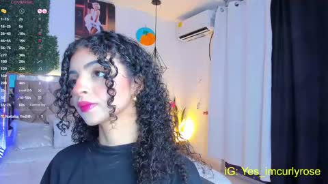 Snapshot of curlyrose_ chatting on 09/17/25, 10:55 Rose online show from 09/17/25, 10:55