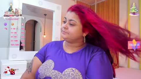 Snapshot of curvy_beauty_ chatting on 12/17/24, 11:17 Hanna online show from 12/17/24, 11:17