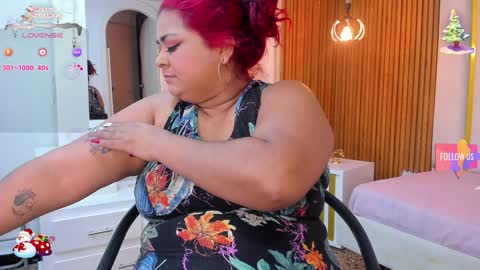 Snapshot of curvy_beauty_ chatting on 12/20/24, 11:21 Hanna online show from 12/20/24, 11:21