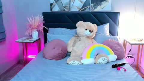 Snapshot of curvy_dynamite chatting on 10/11/25, 01:16 Sammy online show from 10/11/25, 01:16