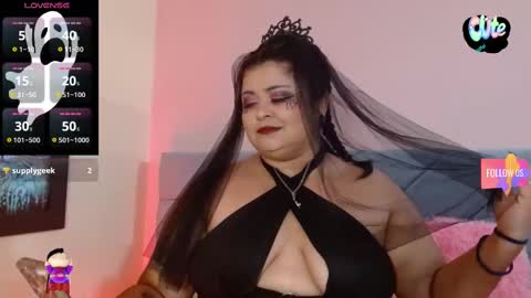 Snapshot of curvybeauty_ chatting on 10/03/25, 01:19 HANNA online show from 10/03/25, 01:19