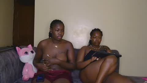 Snapshot of curvyebony1 chatting on 02/08/25, 03:08 curtis online show from 02/08/25, 03:08