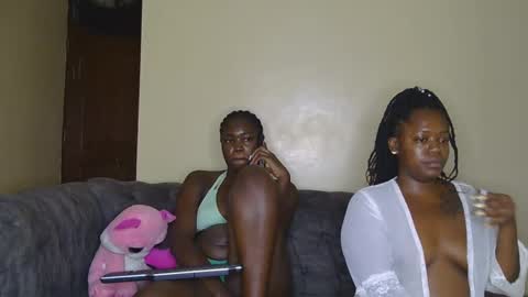 Snapshot of curvyebony1 chatting on 02/10/25, 03:42 curtis online show from 02/10/25, 03:42