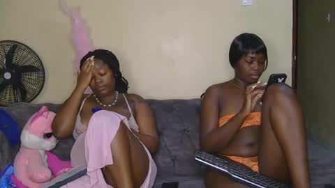Snapshot of curvyebony1 chatting on 02/19/25, 03:28 curtis online show from 02/19/25, 03:28