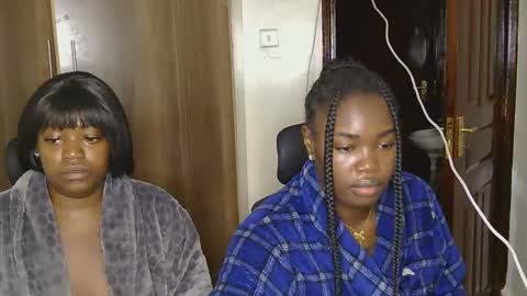 Snapshot of curvyebony1 chatting on 03/11/25, 05:38 curtis online show from 03/11/25, 05:38