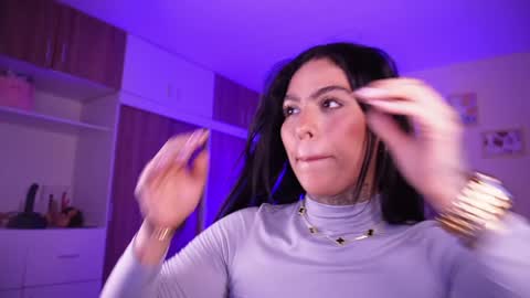 Samantha online show from 12/20/24, 10:43