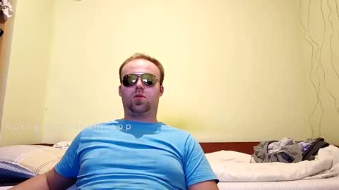 Snapshot of cute69696969 chatting on 02/08/25, 09:15 cute69696969 online show from 02/08/25, 09:15