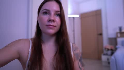 Snapshot of cute__foxy chatting on 10/23/25, 12:21 Foxy online show from 10/23/25, 12:21