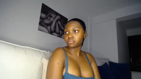 Snapshot of cute_ass18 chatting on 01/02/25, 03:48 Liya online show from 01/02/25, 03:48