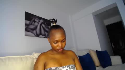 Snapshot of cute_ass18 chatting on 01/08/25, 06:09 Liya online show from 01/08/25, 06:09