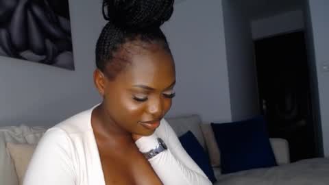 Snapshot of cute_ass18 chatting on 01/26/25, 06:28 Liya online show from 01/26/25, 06:28