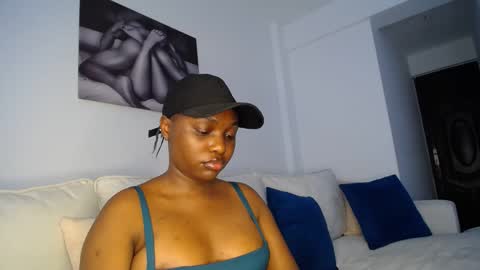 Snapshot of cute_ass18 chatting on 02/13/25, 11:50 Liya online show from 02/13/25, 11:50