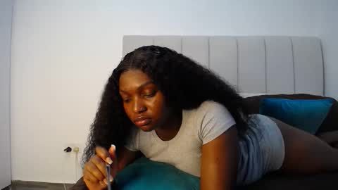 Liya online show from 11/04/25, 02:05