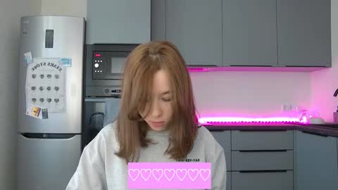 Snapshot of cute_beauty chatting on 10/21/25, 09:10 Amanda online show from 10/21/25, 09:10