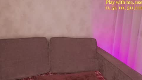 Everyday stream in the same time online show from 10/17/25, 01:53