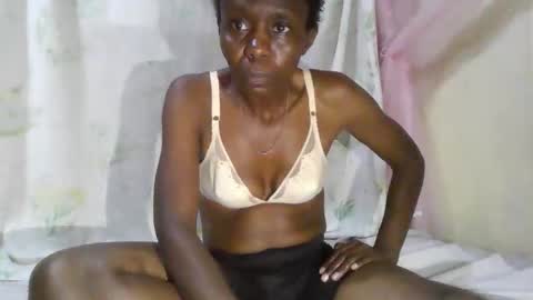Snapshot of cute_divah4 chatting on 10/06/25, 12:02 cute_divah4 online show from 10/06/25, 12:02