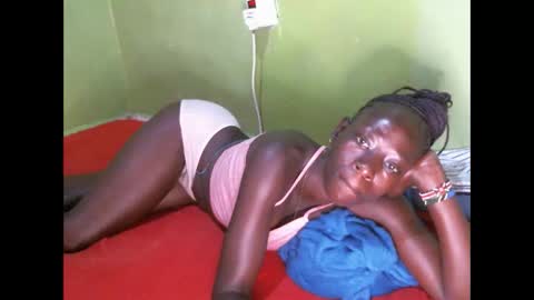 cute_doria online show from 10/13/25, 03:12