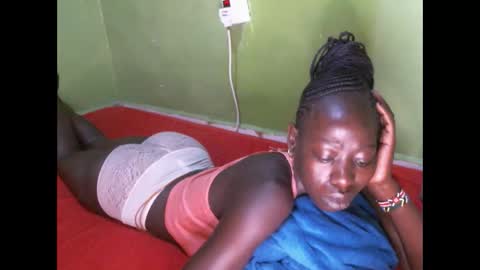 cute_doria online show from 10/15/25, 03:28