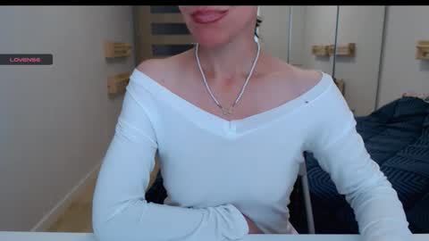 cute_lion_ online show from 10/16/25, 10:49