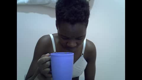 Snapshot of cute_marion chatting on 02/14/25, 12:25 cute_marion online show from 02/14/25, 12:25