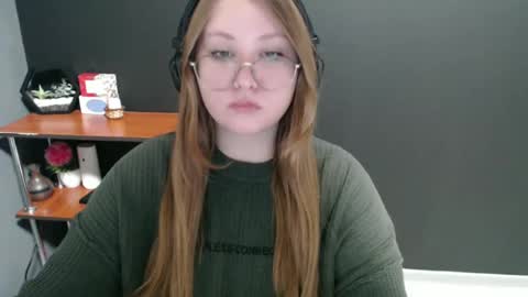 Snapshot of cute_minx chatting on 01/09/25, 10:52 Veronica online show from 01/09/25, 10:52