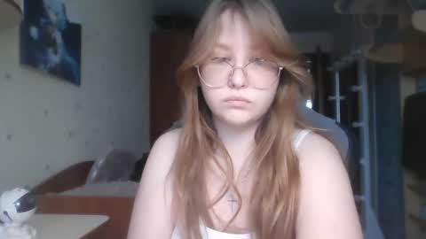 Snapshot of cute_minx chatting on 03/05/25, 02:34 Veronica online show from 03/05/25, 02:34