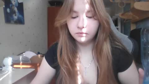 Snapshot of cute_minx chatting on 03/10/25, 08:37 Veronica online show from 03/10/25, 08:37