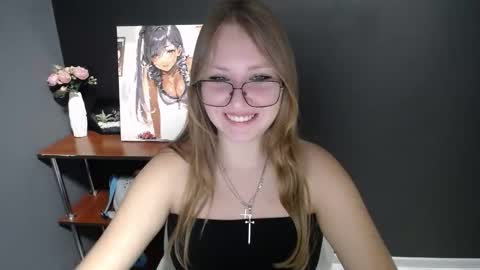 Snapshot of cute_minx chatting on 09/16/25, 06:36 Veronica online show from 09/16/25, 06:36
