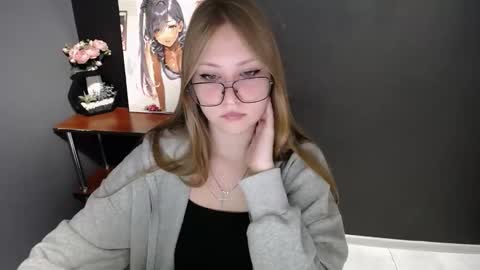 Veronica online show from 11/19/25, 07:52