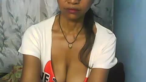 Snapshot of cute_moll chatting on 02/20/25, 12:25 murielle online show from 02/20/25, 12:25