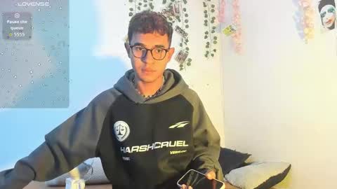 cute_sammy_1 online show from 09/14/25, 03:16