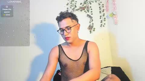 cute_sammy_1 online show from 09/24/25, 11:57
