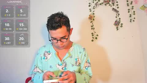 cute_sammy_1 online show from 10/04/25, 10:57