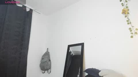 cute_sammy_1 online show from 11/06/25, 04:08