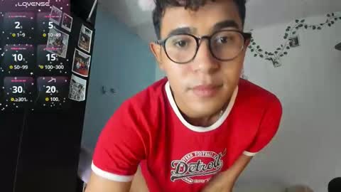 cute_sammy_1 online show from 11/19/25, 03:01