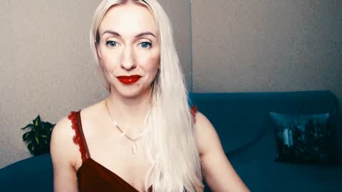 cute_smile_shy online show from 01/14/25, 10:12