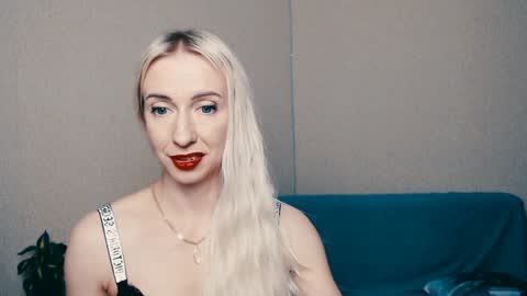 cute_smile_shy online show from 01/30/25, 11:34